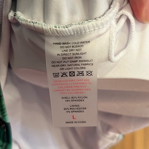 Size Large Hawaiian Leaf Print Swim Suit from Amazon - Picture 5 of 5